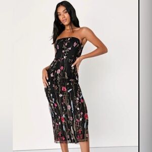 Lulu's NWT Embroidered Bold Botanicals Strapless Black Floral Midi Dress